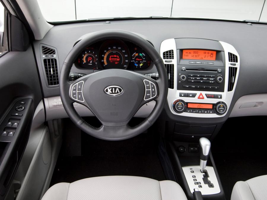  Kia cee&rsquo;d hybrid 2008 года  (фото 2 из 11)